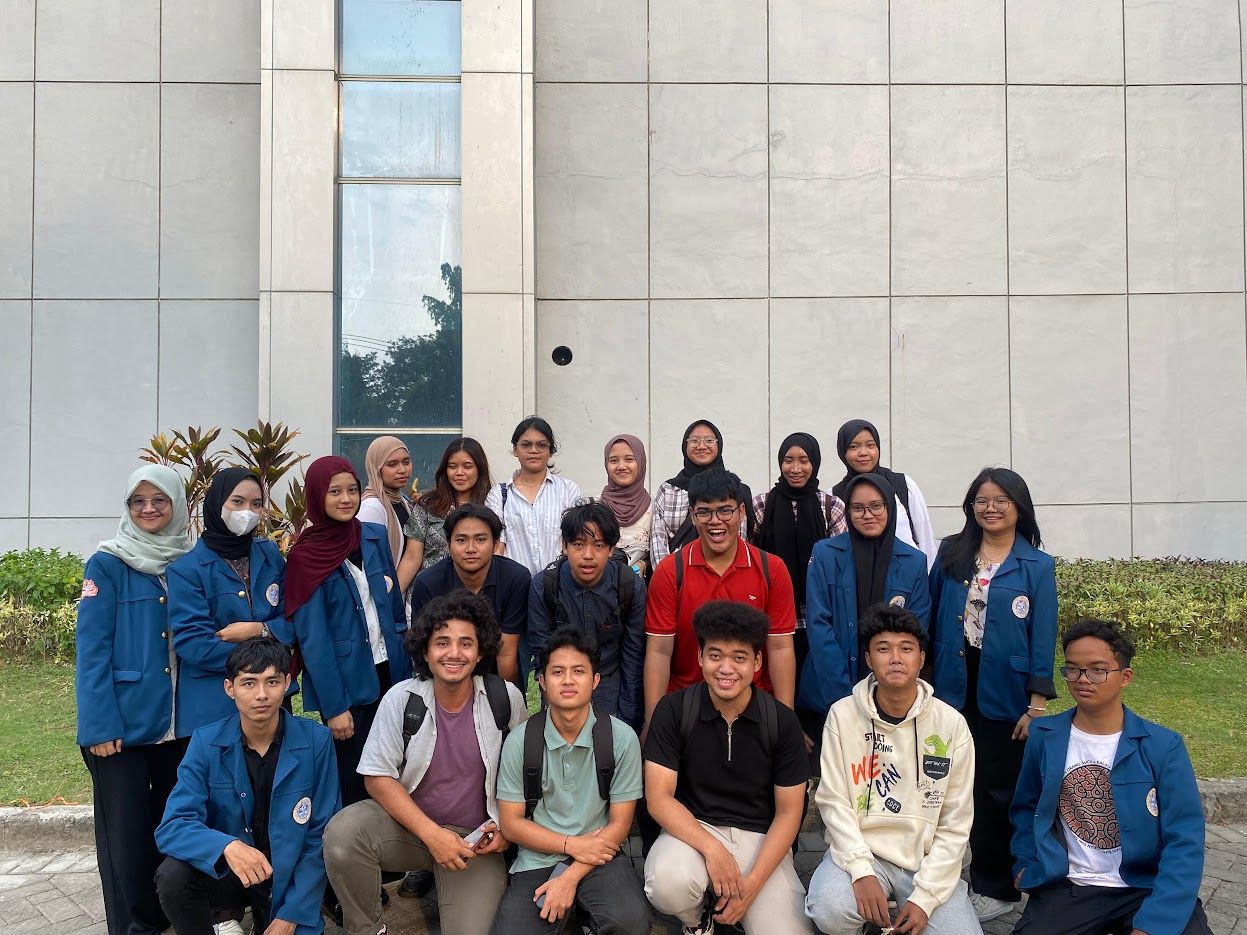 Kegiatan kampus bersama teman seangkatan